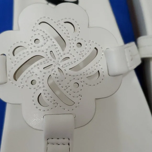 Sandles - Picture 5 of 5